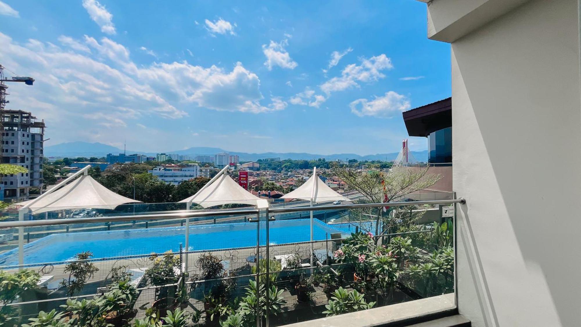 Grandia Hotel Bandung Exterior photo